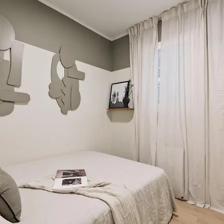 Spacest - Carrer De Paris A *